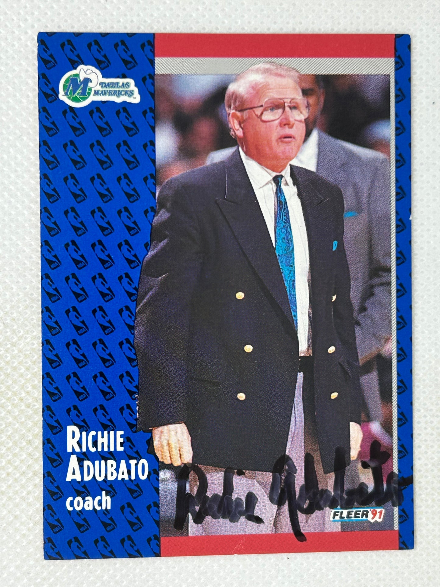 1991-92 Fleer Richie Adubato #42 Dallas Mavericks Signed Card