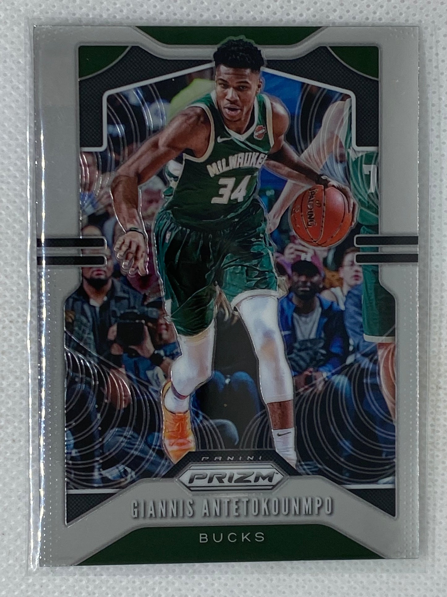 2019-20 Panini Prizm Giannis Antetokounmpo #152 Milwaukee Bucks