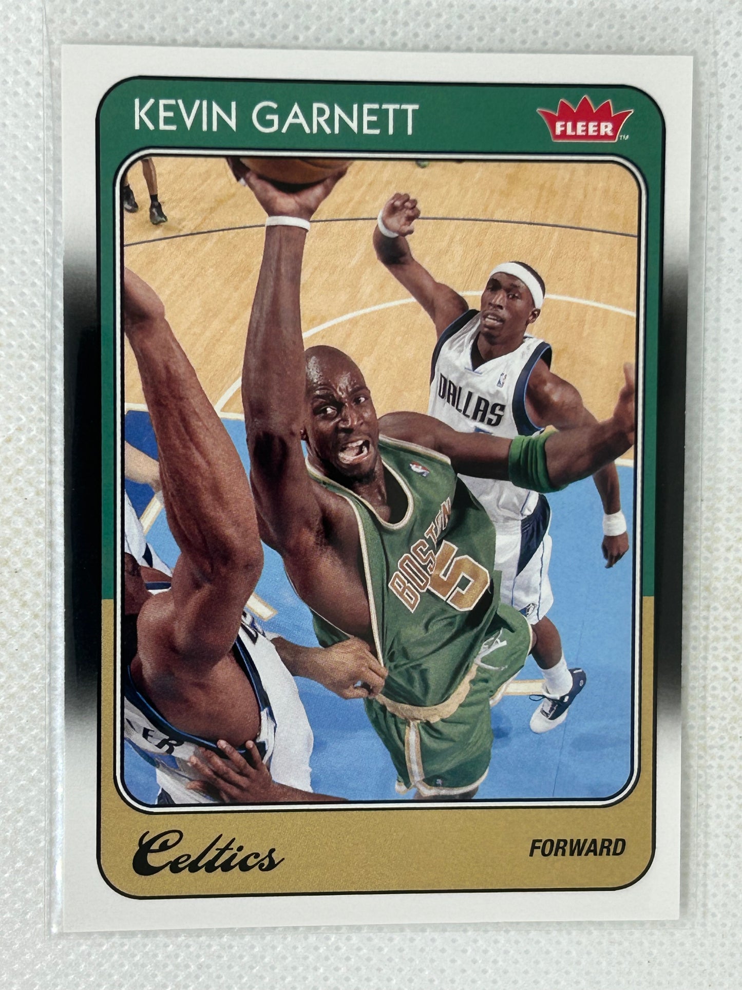 2008-09 Fleer Kevin Garnett #5 '88-89 Retro Design Boston Celtics