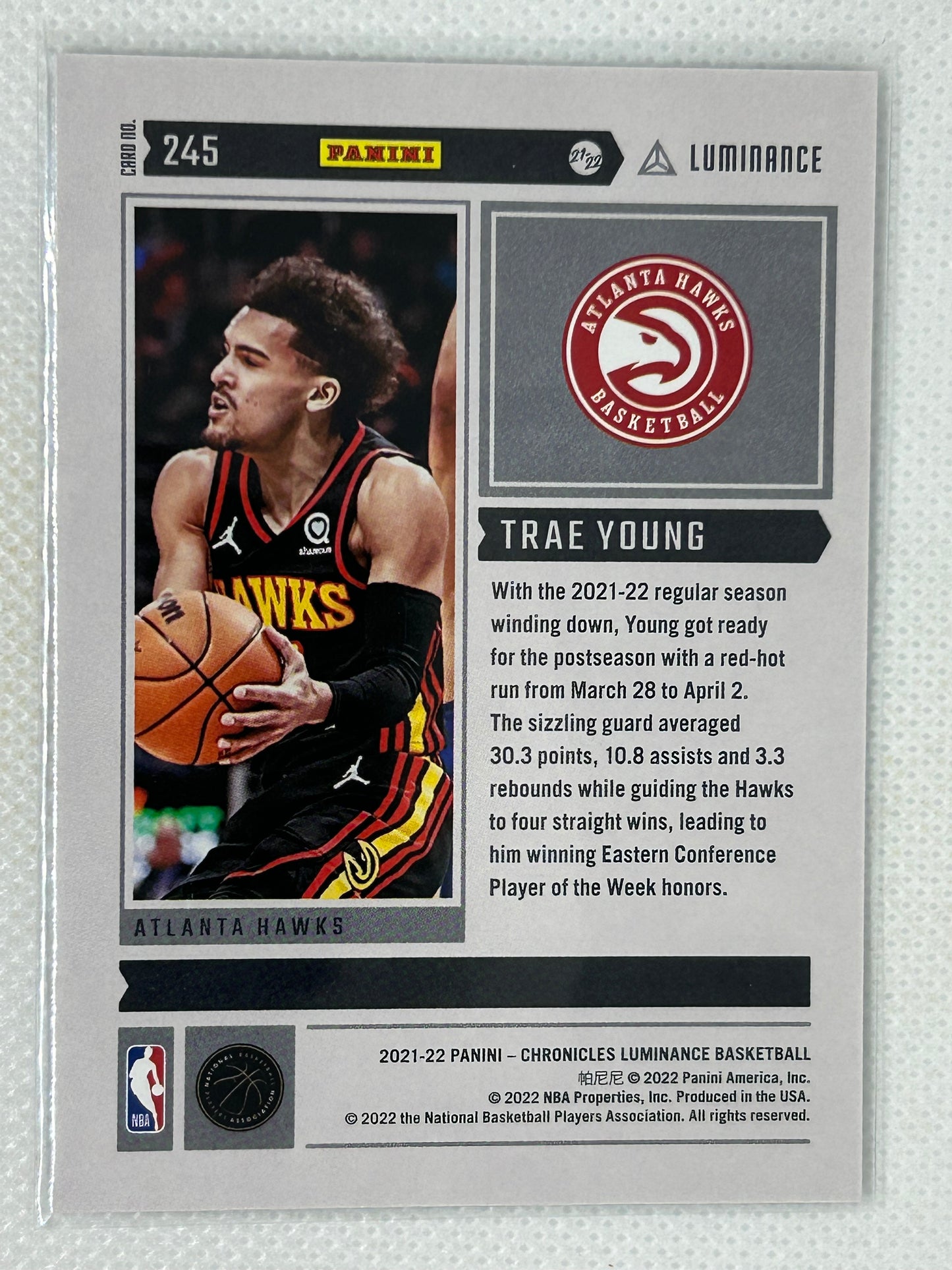 2021-22 Panini Chronicles Luminance Trae Young #245 Atlanta Hawks