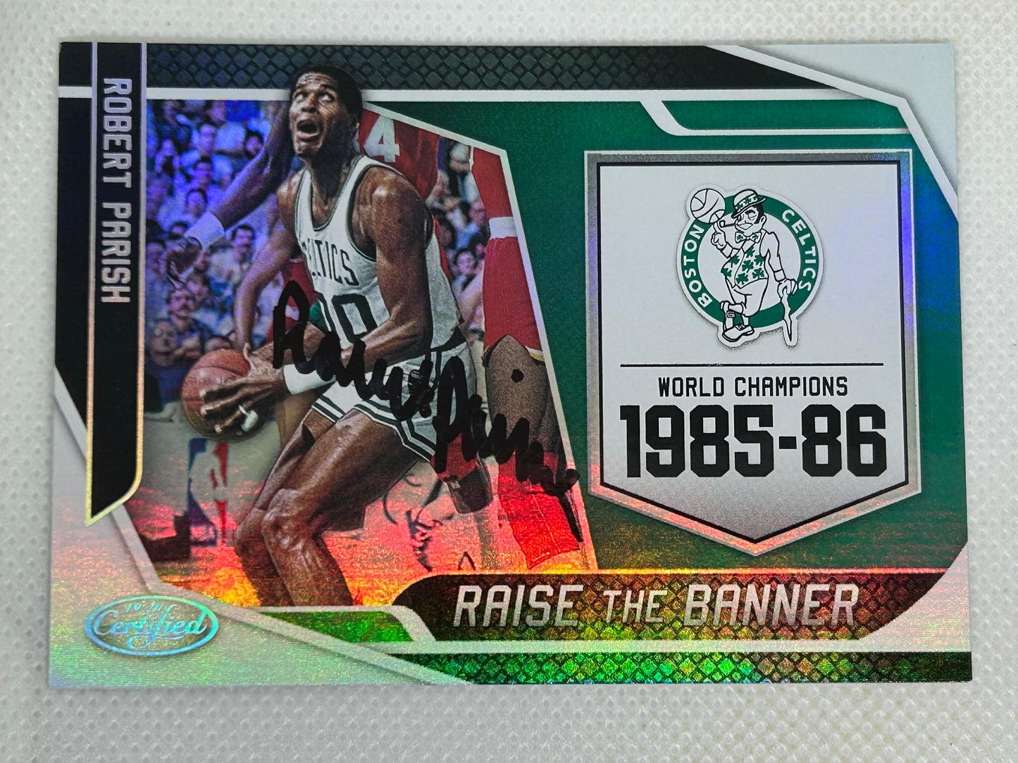 2019-20 Panini Certified Raise The Banner 1985-86 #29 Robert Parish Boston Celtics Signed Card