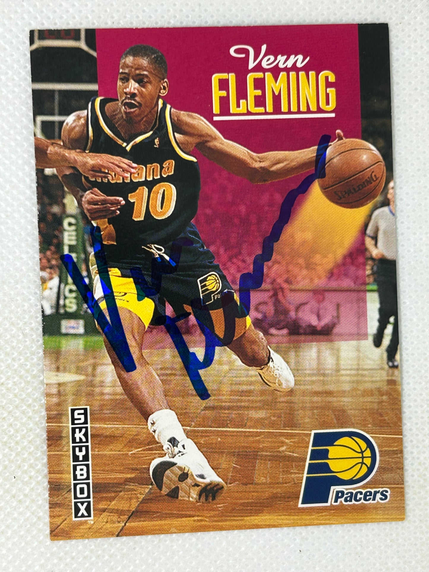 1992-93 Skybox #95 Vern Fleming Indiana Pacers Signed Card