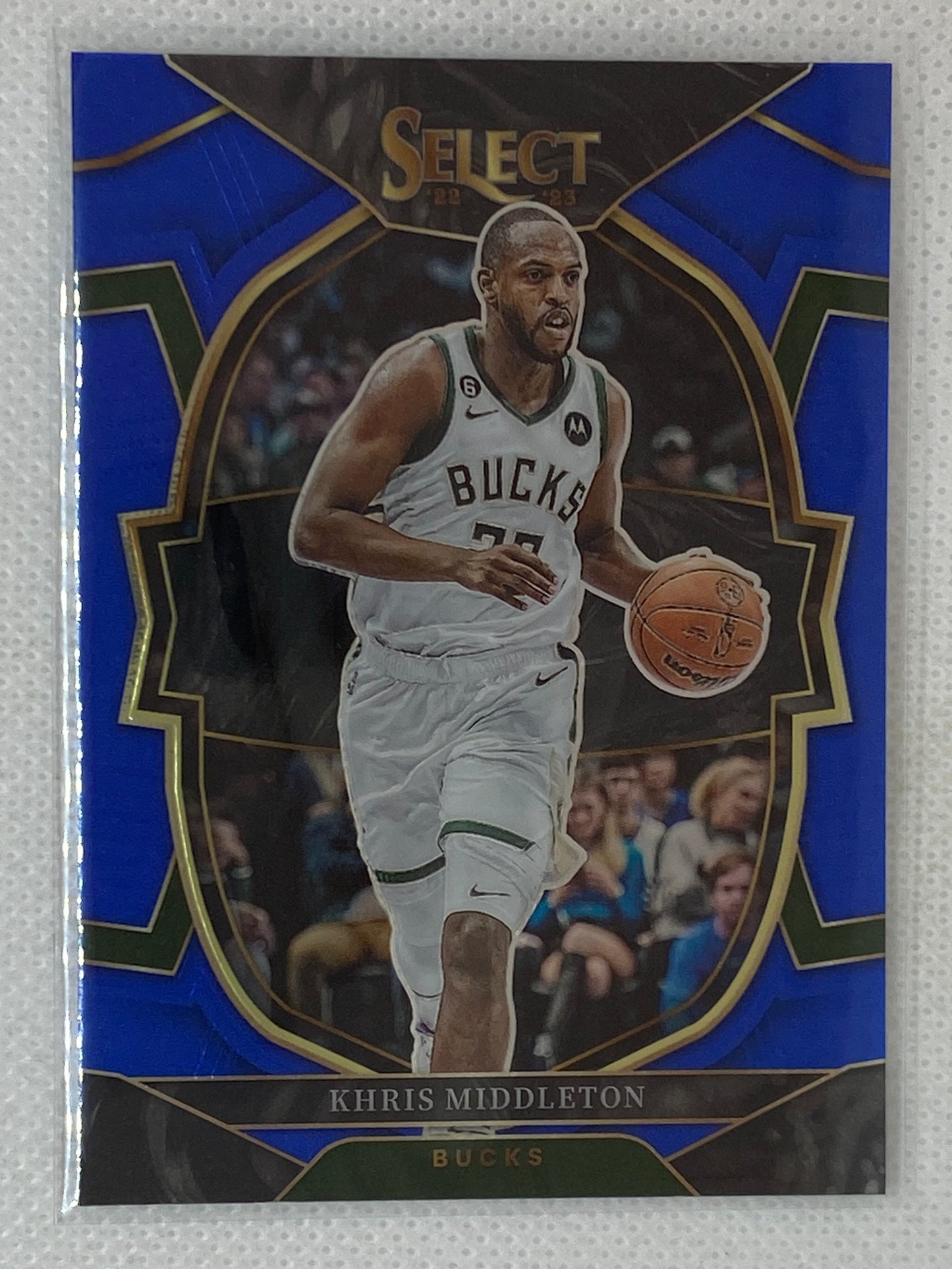 2022-23 Panini Select Concourse Khris Middleton #28 Milwaukee Bucks