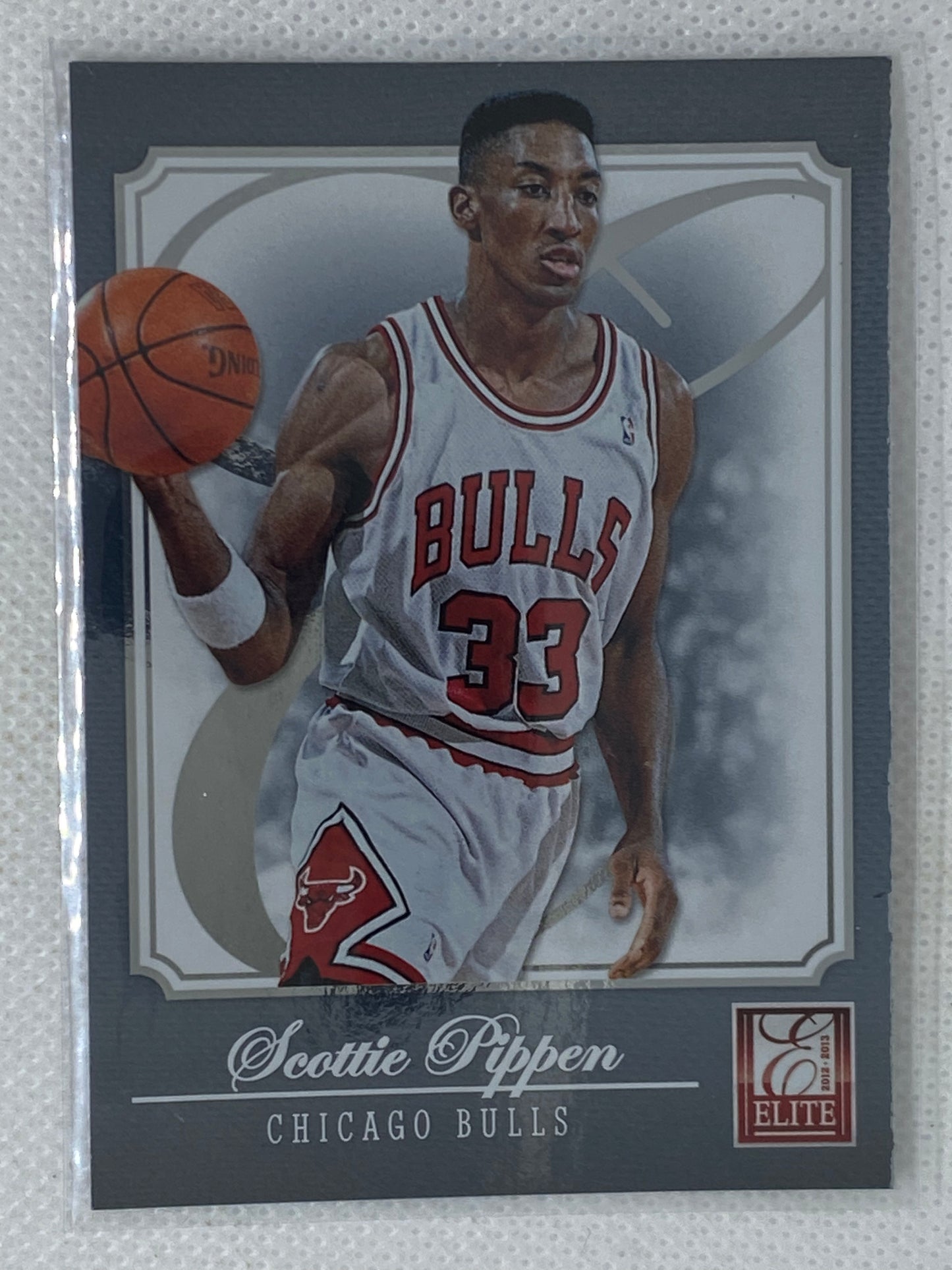 2012-13 Elite Basketball #183 Scottie Pippen