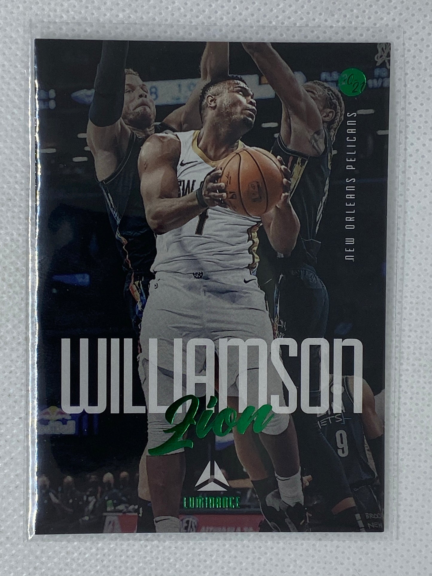 2020-21 Panini Chronicles Zion Williamson Luminance Green Parallel #144