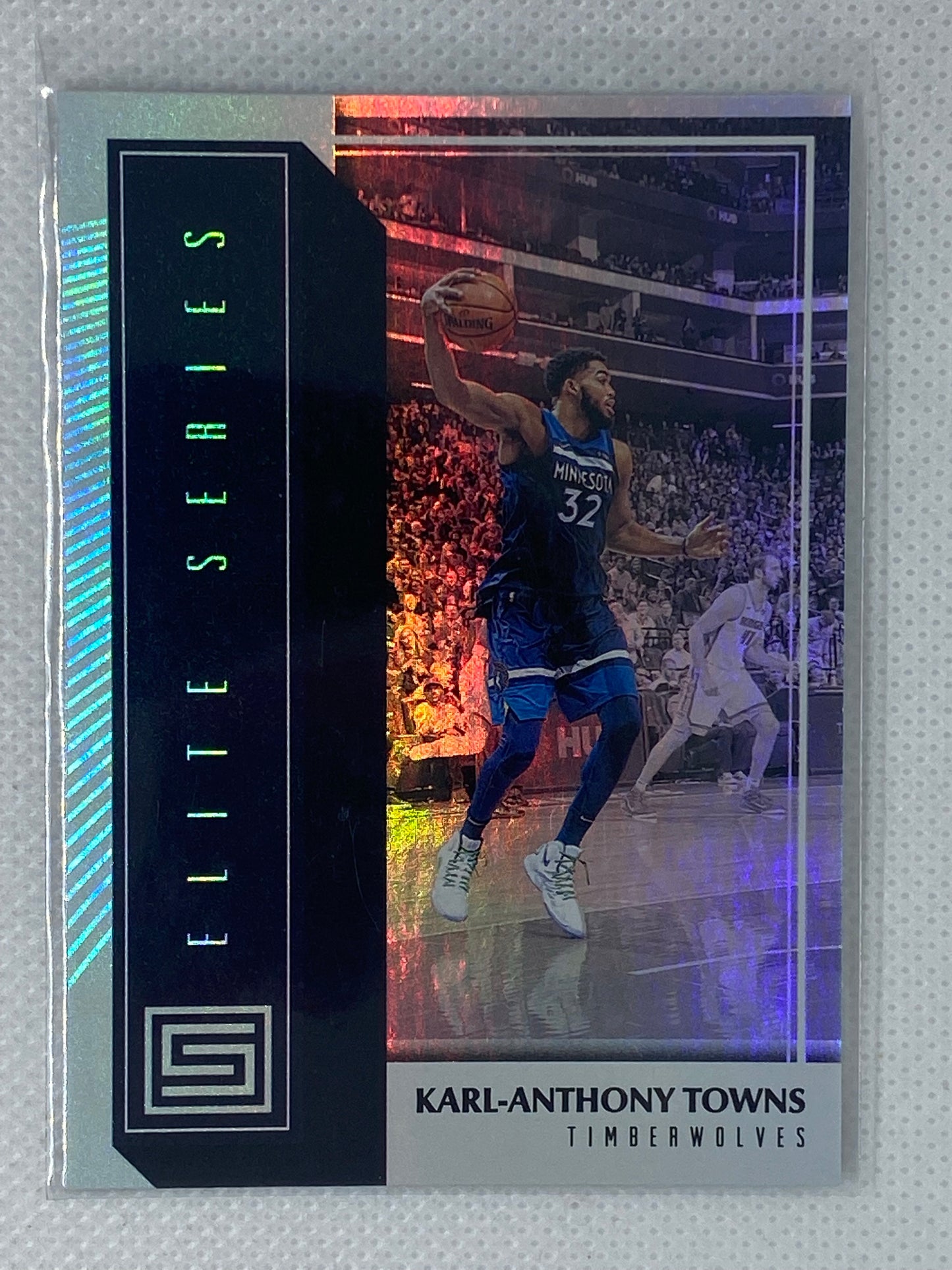 2018-19 Panini Status Elite Series Karl-Anthony Towns #9