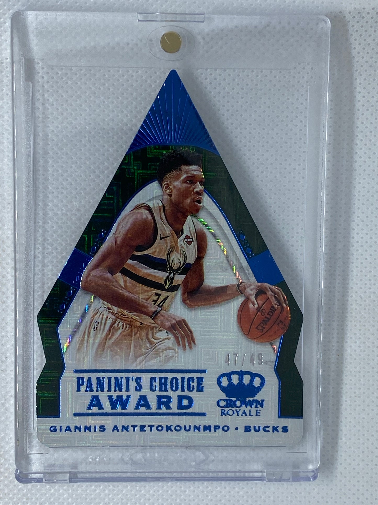 2018-19 Panini Crown Royale Panini's Choice Award Blue /49 Giannis Antetokounmpo