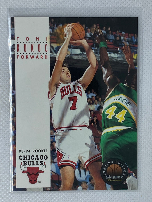 1993-94 SkyBox Premium Chicago Bulls Basketball Card #207 Toni Kukoc Rookie