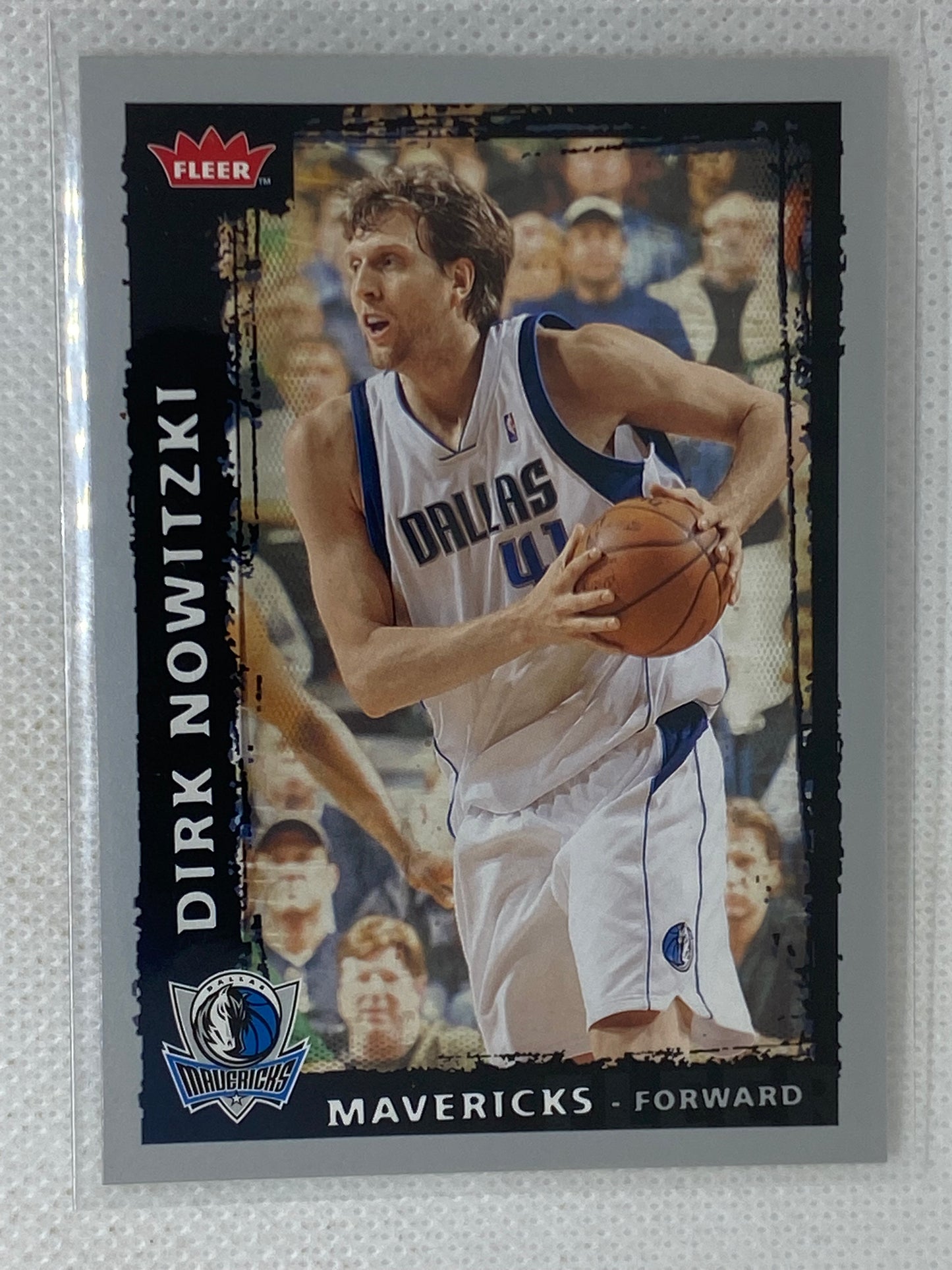 2008-09 Fleer NBA Basketball #143 Dirk Nowitzki Dallas Mavericks