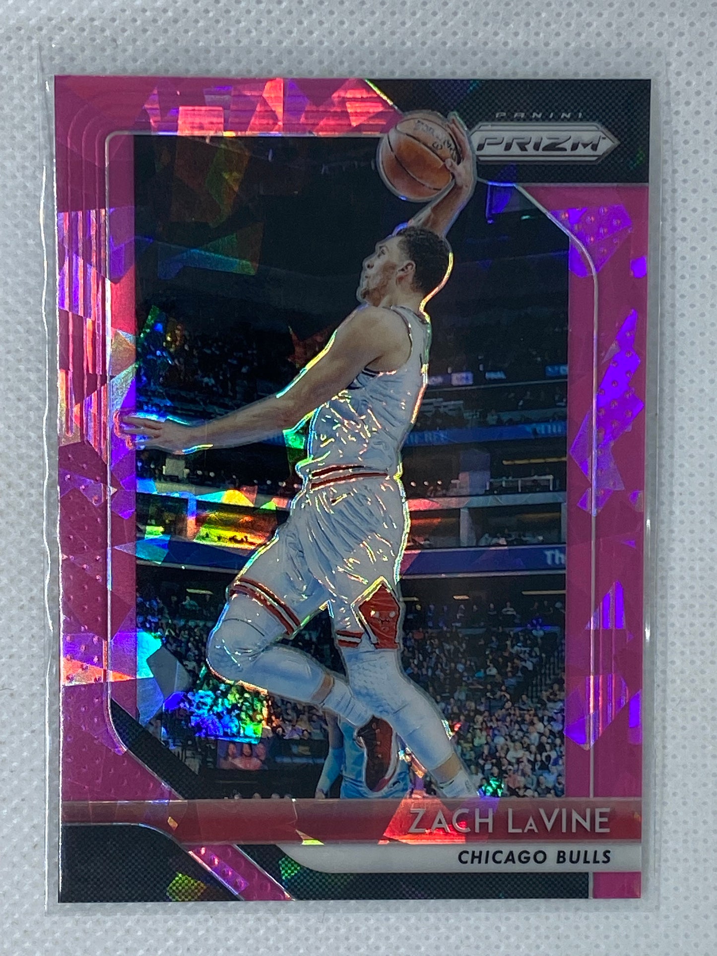 2018-19 Panini Prizm Zach LaVine Pink Cracked Ice Refractor #100 Parallel SP