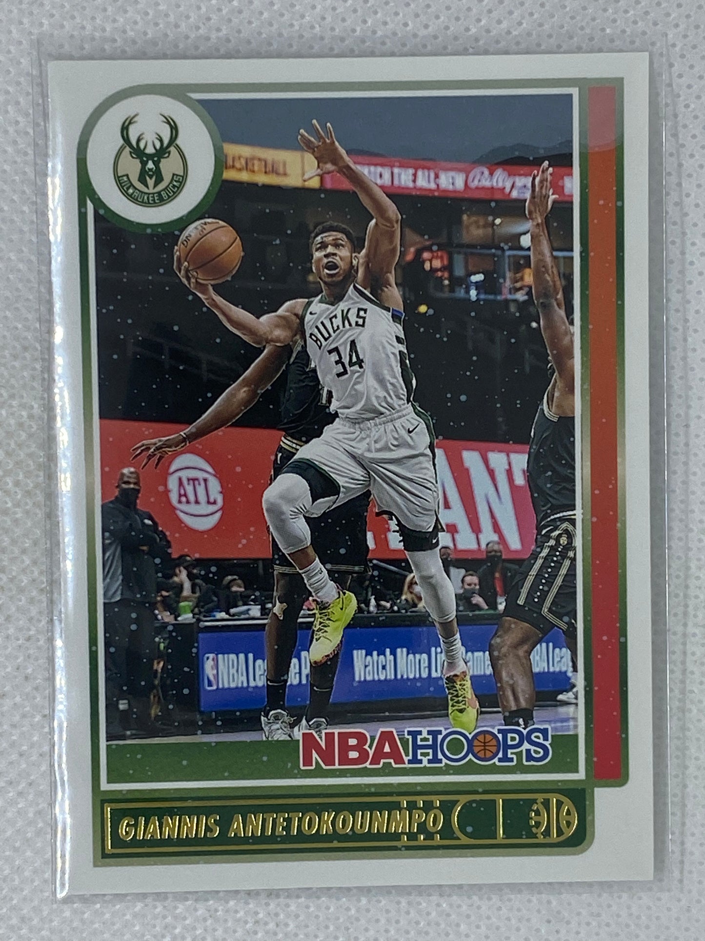 2021-22 Panini NBA Hoops Basketball Giannis Antetokounmpo Winter Base #103