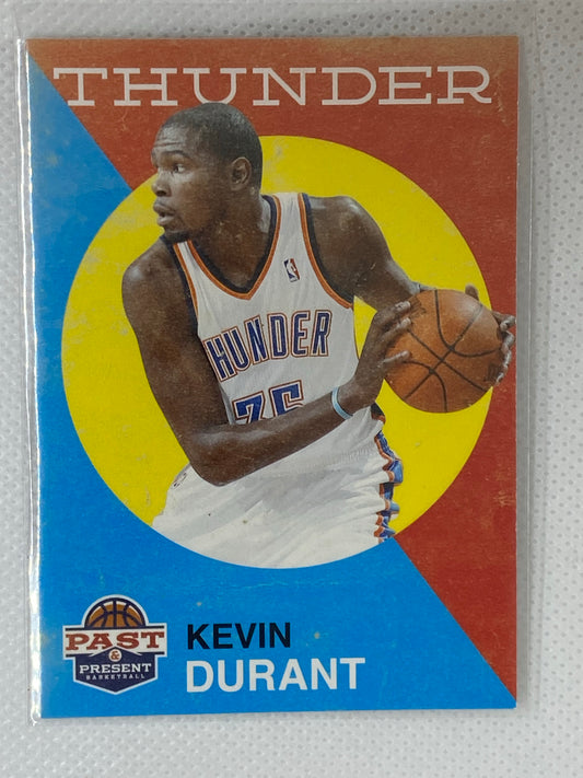 2012-13 Panini Past & Present #118 Kevin Durant OKLAHOMA CITY THUNDER