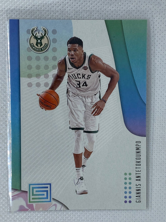 2018-19 Panini Status Giannis Antetokounmpo Milwaukee Bucks #24