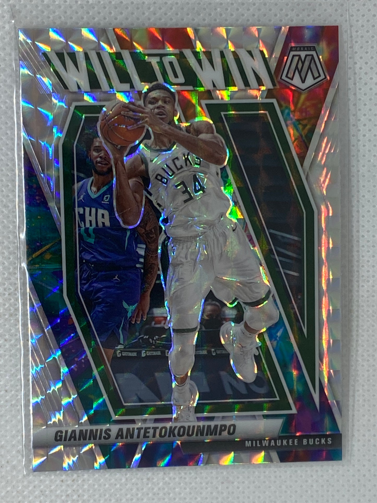 2020-21 Panini Mosaic Will to Win Silver Prizm #15 Giannis Antetokounmpo Bucks