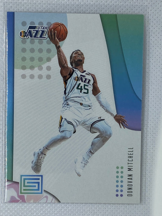 2018-19 Panini Status Donovan Mitchell #62 Utah Jazz